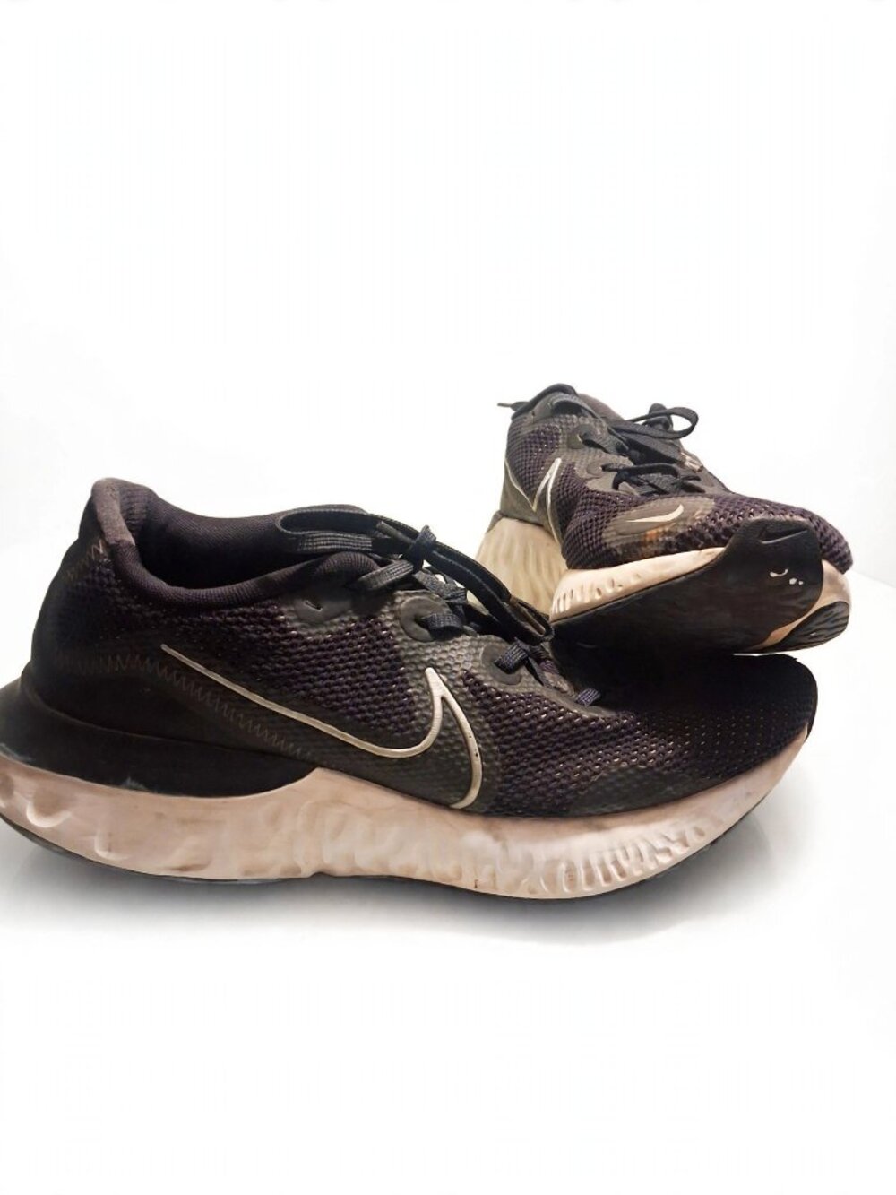 Nike Men's Black/White Mesh Sneakers US 11
